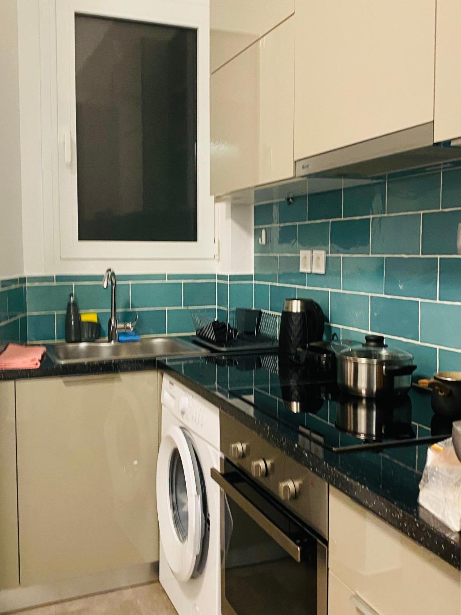 Antinoros Inn, Stylish Apartment,3' To Metro Athen Exterior foto
