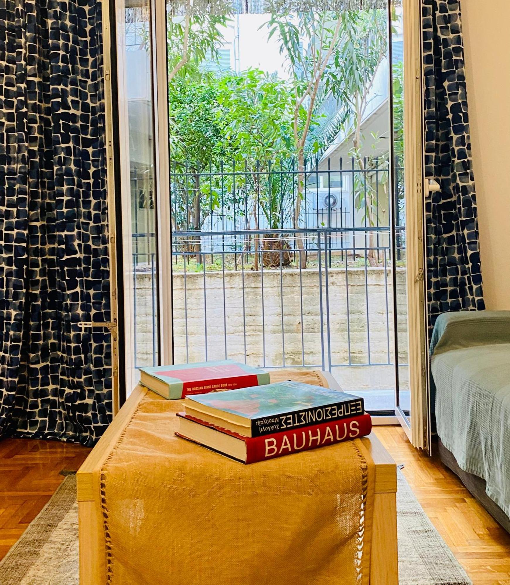 Antinoros Inn, Stylish Apartment,3' To Metro Athen Exterior foto