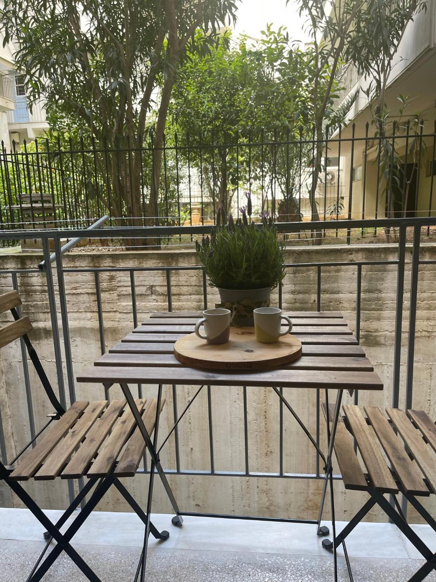 Antinoros Inn, Stylish Apartment,3' To Metro Athen Exterior foto