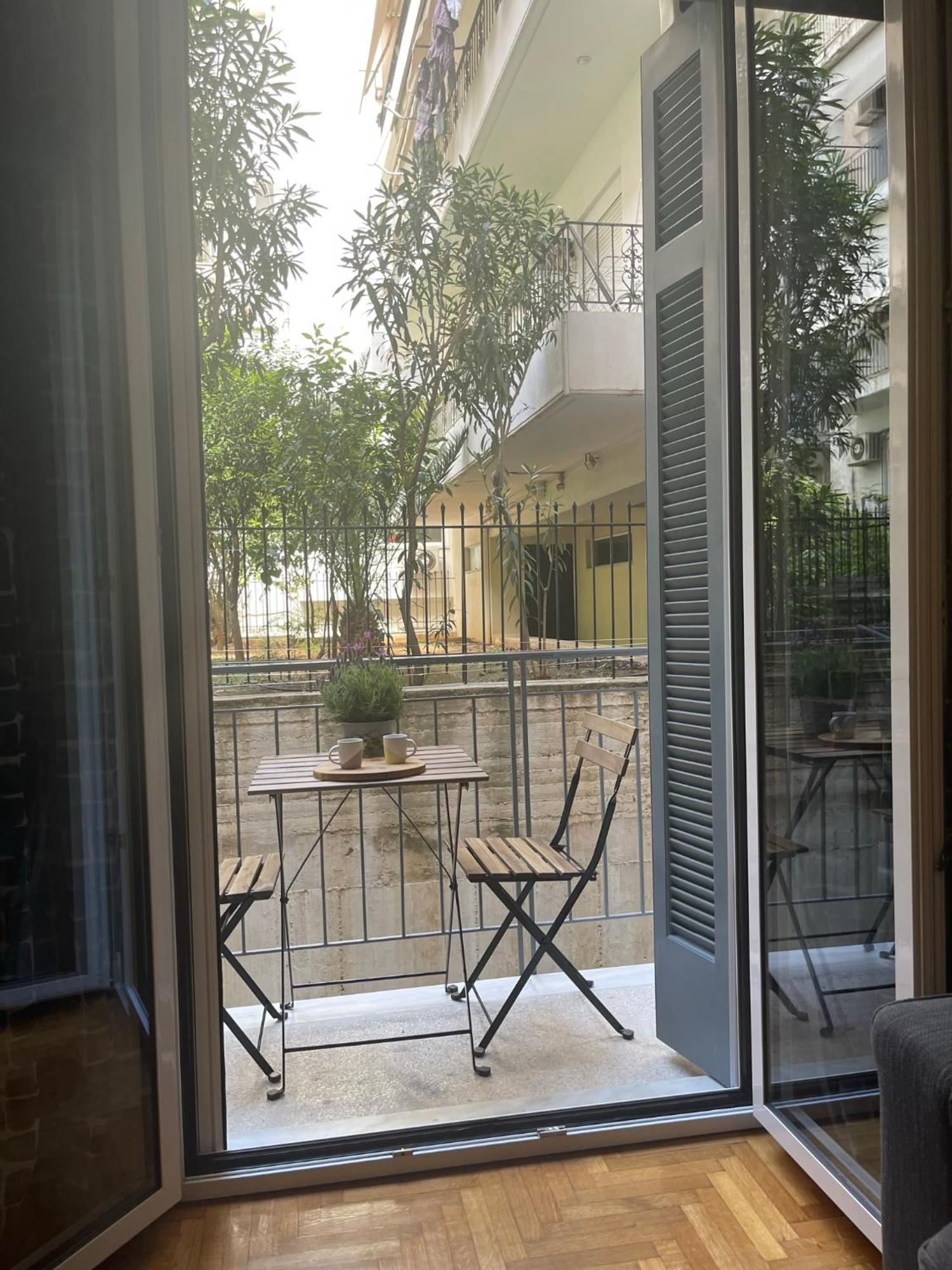 Antinoros Inn, Stylish Apartment,3' To Metro Athen Exterior foto